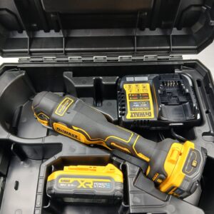 DeWALT DCS356S2T-QW 18V XR multicutter – 2 x 2,5 Ah POWERSTACK